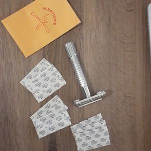 Double edge safety razor w/ 9 blades